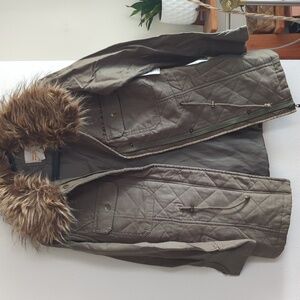 Billabong New! Green Jacket w/ faux fur trim